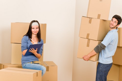Professional packing and loading support for a Kennington move
